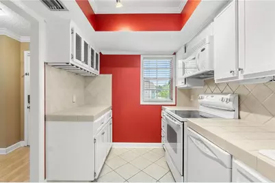 3823 N Oak Drive #K22, Tampa, FL 33611 - Photo 5