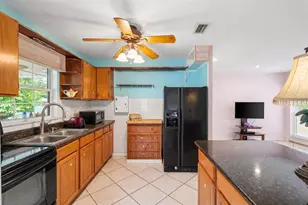 824 67th St S, Saint Petersburg, FL 33707 - Photo 19