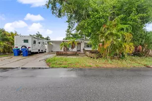 824 67th St S, Saint Petersburg, FL 33707 - Photo 7