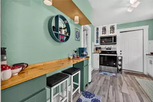 2042 14th St S, Saint Petersburg, FL 33705 - Photo 9