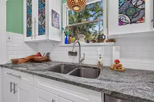 2042 14th St S, Saint Petersburg, FL 33705 - Photo 11
