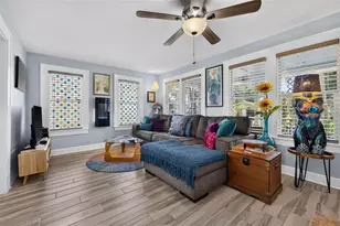 2042 14th St S, Saint Petersburg, FL 33705 - Photo 7