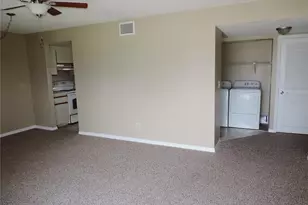 145 116th Ave, Treasure Island, FL 33706 - Photo 7