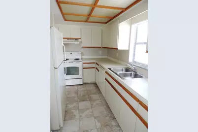 145 116th Avenue #301, Treasure Island, FL 33706 - Photo 9