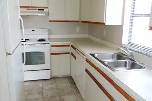 145 116th Ave, Treasure Island, FL 33706 - Photo 9