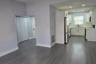 7710 Coral Vine Ln, Tampa, FL 33619 - Photo 5