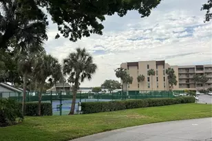 90 S Highland Ave, Tarpon Springs, FL 34689 - Photo 9