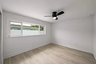 6709 Cardinal Dr S, Saint Petersburg, FL 33707 - Photo 41