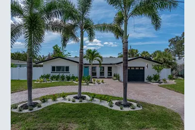 6709 Cardinal Drive S, Saint Petersburg, FL 33707 - Photo 1