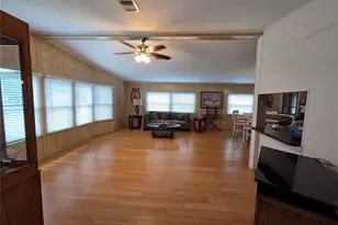 37747 Silver Pines Ave, Zephyrhills, FL 33542 - Photo 13