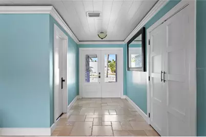 10038 S Yacht Club Drive, Treasure Island, FL 33706 - Photo 5