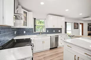 1981 Castille Dr, Dunedin, FL 34698 - Photo 3