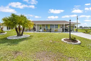 901 Hacienda Dr, Sun City Center, FL 33573 - Photo 1