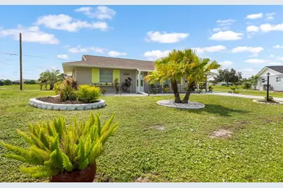 901 Hacienda Drive, Sun City Center, FL 33573 - Photo 3
