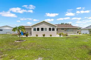 901 Hacienda Dr, Sun City Center, FL 33573 - Photo 31