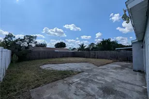 1209 Mohrlake Dr, Brandon, FL 33511 - Photo 19