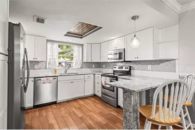 2011 Hadrian Court #2011, Sun City Center, FL 33573 - Photo 5