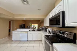 1762 Grey Fox Dr, Lakeland, FL 33810 - Photo 3