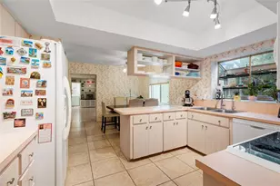 1901 Dormieone Rd N, Saint Petersburg, FL 33710 - Photo 15