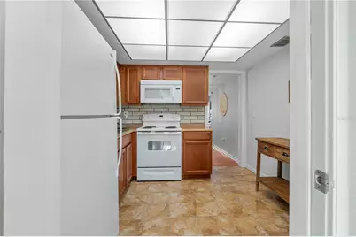 7801 11th Street N #302, Saint Petersburg, FL 33702 - Photo 5