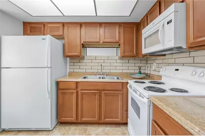 7801 11th Street N #302, Saint Petersburg, FL 33702 - Photo 7