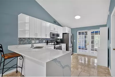 6711 Glen Forest Court, Tampa, FL 33615 - Photo 7