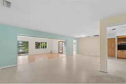 11435 Oval Drive E, Largo, FL 33774 - Photo 5