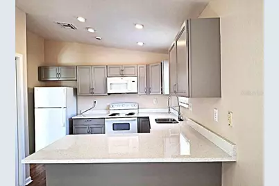 5560 61st Street N, Saint Petersburg, FL 33709 - Photo 3