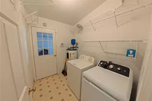 5560 61st St N, Saint Petersburg, FL 33709 - Photo 17