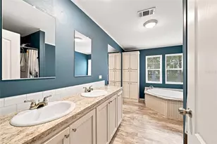 6839 Lumberton Rd, Zephyrhills, FL 33540 - Photo 37