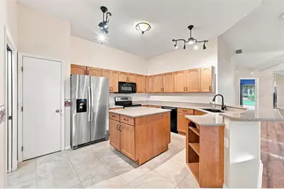 2401 Nantucket Glen Place #11, Sun City Center, FL 33573 - Photo 11