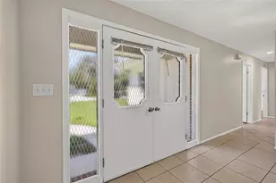 7502 Pond Cir, Spring Hill, FL 34606 - Photo 17