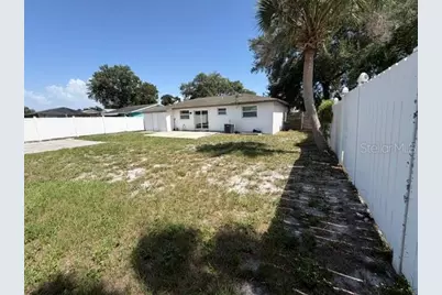 7904 Woodvine Circle, Tampa, FL 33615 - Photo 19