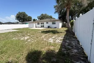 7904 Woodvine Cir, Tampa, FL 33615 - Photo 19