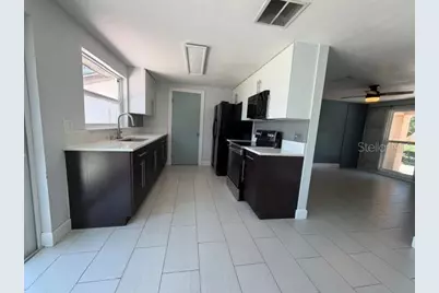 7904 Woodvine Circle, Tampa, FL 33615 - Photo 7