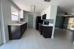 7904 Woodvine Cir, Tampa, FL 33615 - Photo 7