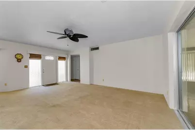5992 32nd Avenue N, Saint Petersburg, FL 33710 - Photo 9
