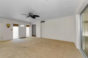 5992 32nd Ave N, Saint Petersburg, FL 33710 - Photo 9