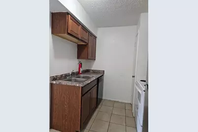 247 Thorn Tree Place #247, Brandon, FL 33510 - Photo 7