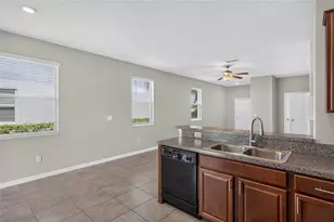 7617 Ginger Lily Ct, Tampa, FL 33619 - Photo 9
