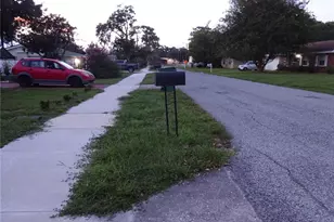 6141 10th St, Zephyrhills, FL 33542 - Photo 3