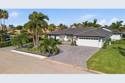 2022 Hawaii Avenue NE, Saint Petersburg, FL 33703 - Photo 1