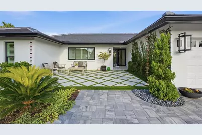 2022 Hawaii Avenue NE, Saint Petersburg, FL 33703 - Photo 5