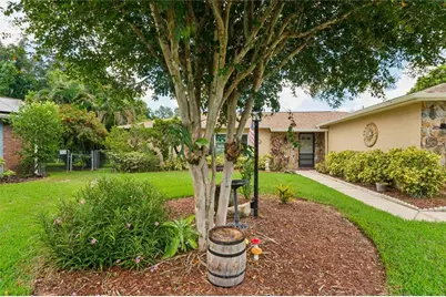 10681 Seminole Forest Street E, Seminole, FL 33778 - Photo 11