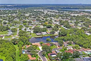 10681 Seminole Forest St E, Seminole, FL 33778 - Photo 7