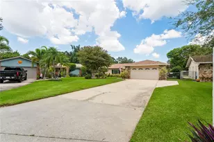 10681 Seminole Forest St E, Seminole, FL 33778 - Photo 15