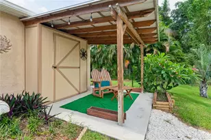 10681 Seminole Forest St E, Seminole, FL 33778 - Photo 25