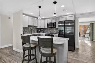 11280 Freedom Ct, Seminole, FL 33772 - Photo 7