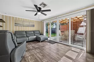 11280 Freedom Ct, Seminole, FL 33772 - Photo 13
