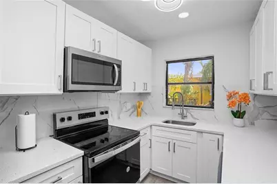 630 180th Avenue E, Redington Shores, FL 33708 - Photo 3